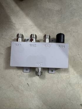1946m Ericsson Kry 101 22p 1x4 Gps Antenna Splitter